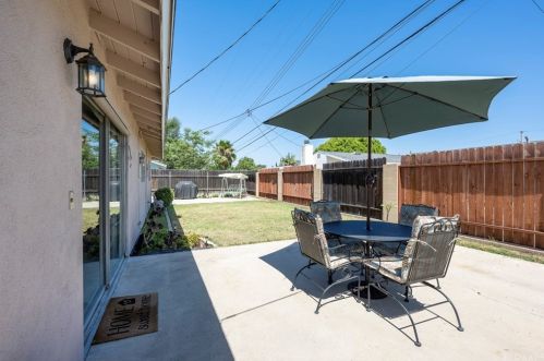 2815 Orange Grv Ave, Orange CA 92867-7345 exterior