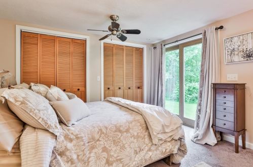 2 Harvest Dr, Derry NH  03038-4872 exterior