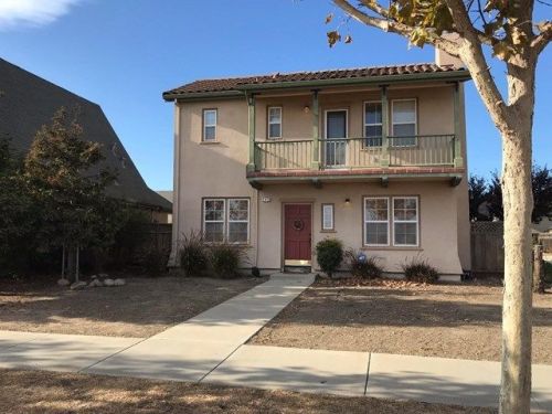 202 Oak Ave, Greenfield, CA 93927-5341