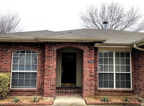 1964 Hobart Ln, Lewisville, TX 75067-6160