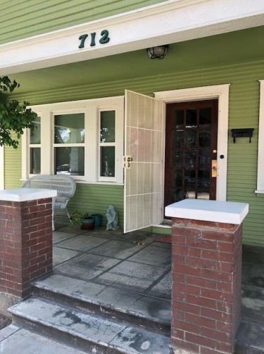 712 Locust St, Lodi, CA 95240-1952