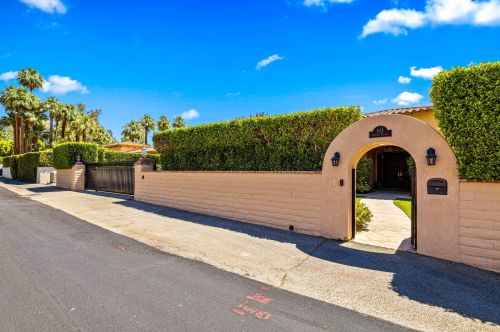 824 Avenida Palmas, Palm Springs CA  92262-5708 exterior