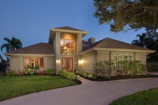 657 Spring Lake Dr, Melbourne, FL 32940-1957