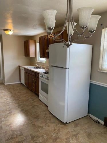 145 Lois Dr, Verona PA  15147-2947 exterior