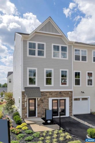 6015 Mccomb St, Crozet VA 22932-3023 exterior