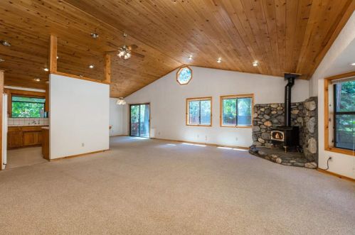 10625 Saxon Way, Truckee CA  96161-1152 exterior