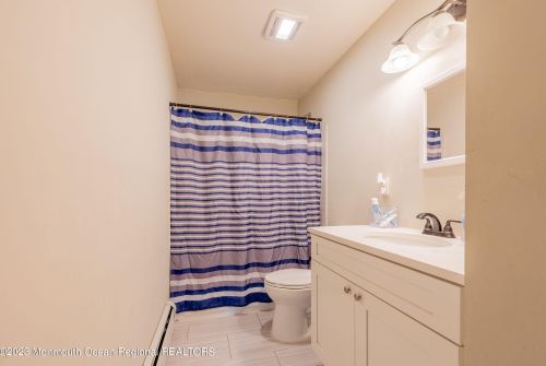 451 Middle Rd, Hazlet NJ  07730-2483 exterior