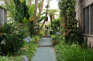 1004 Sweetzer Ave, Los Angeles CA  90069-4310 exterior