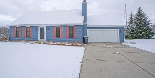 196 Granary Cir, Chenequa, WI 53029-2456