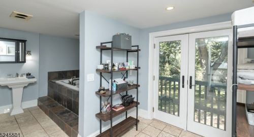 208 Depue St, Belvidere NJ  07823-1415 exterior