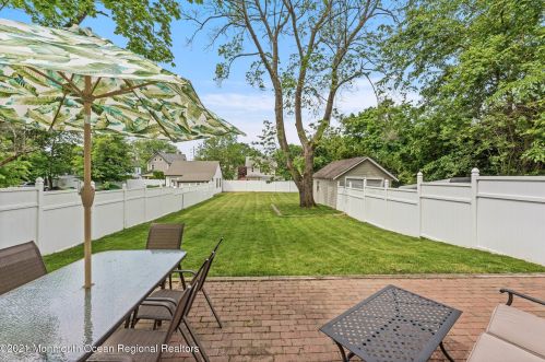 266 Spring St, Tinton Falls NJ  07701-2231 exterior