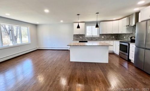 25 Atwood Rd, Woodbury CT  06798-2324 exterior