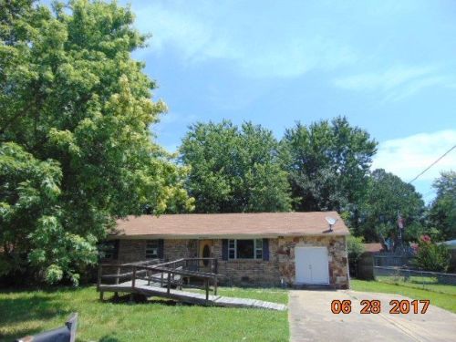 300 Shelly Ave, Dyersburg, TN 38024-4923