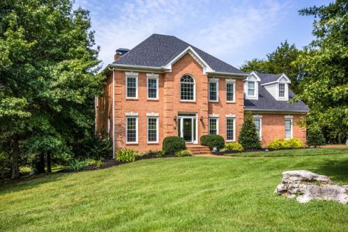 211 Hillside Dr, Franklin, TN 37067-4080