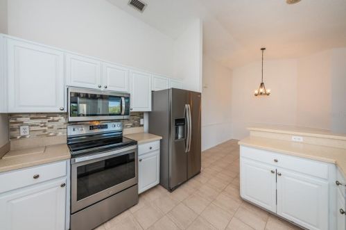 1025 Pointe Alexis Dr, Tarpon Springs FL  34689-7105 exterior