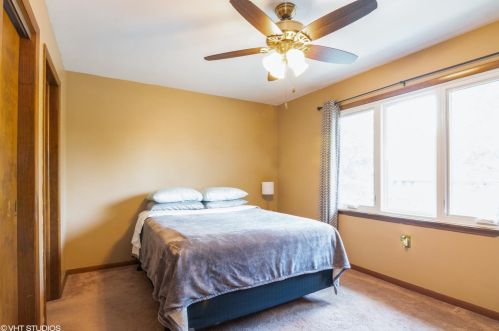 9812 Delaware Pl, Hammond IN  46322-3300 exterior