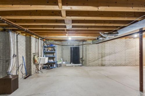 8219 57 Ave, Kenosha WI 53142-4728 exterior