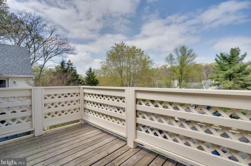 7779 Willow Pt Dr, Falls Church VA  22042-7536 exterior