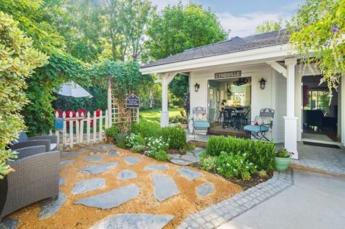 23935 Capistrano Ct, Santa Clarita, CA 91355-3301