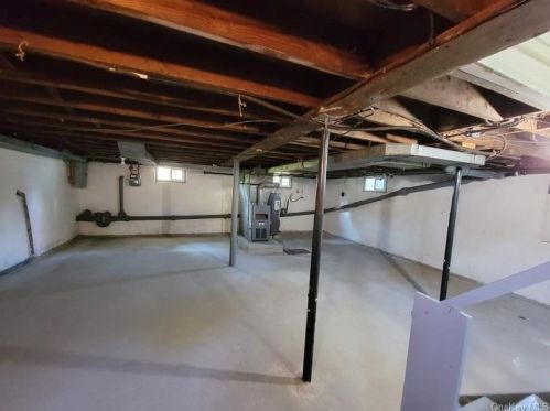 82 Ridgewood Ave, Middletown NY  10940-3415 exterior