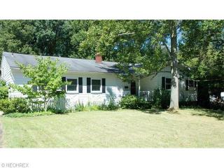 870 Shullo Dr, Akron, OH 44313-5853