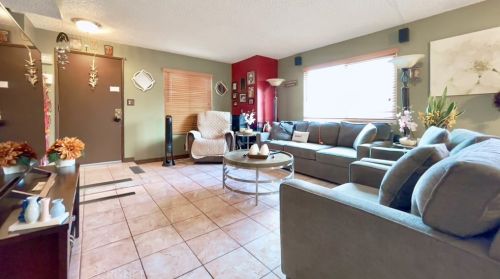 9053 Willis Ave, Van Nuys, CA 91402-1562