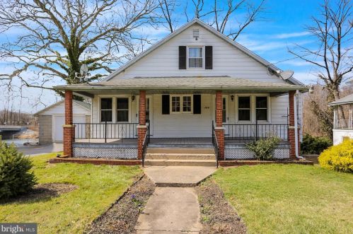 706 Mohrsville Rd, Shoemakersville, PA 19555-9715