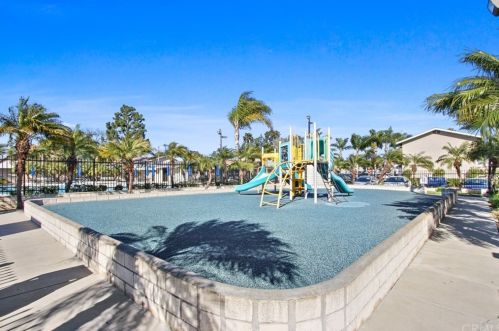 19939 Keswick Ln, Huntington Beach CA 92646-4250 exterior