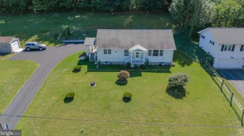 749 Market St, Molino, PA 17961-1010