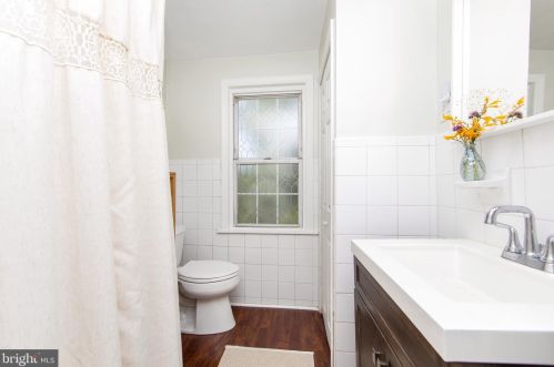 84 Emerald St, Camden NJ  08108-1354 exterior