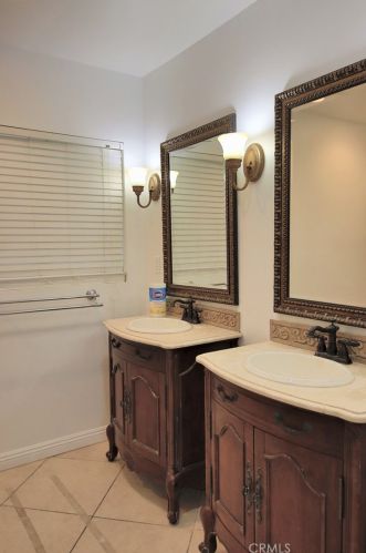 1378 1st Ave, Upland CA  91786-3220 exterior