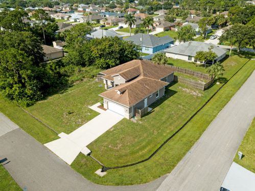 3902 Laffite St, Fort Pierce, FL 34953-3659