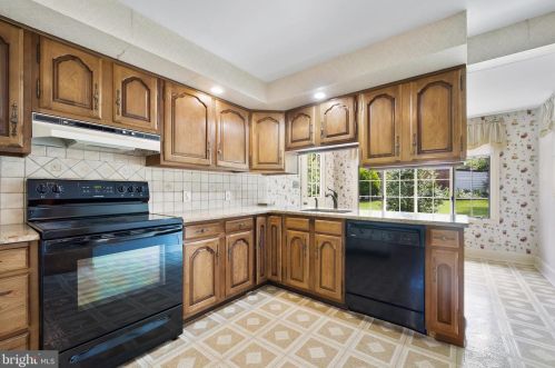 101 Elm Ave, Yardley PA 19067-7419 exterior