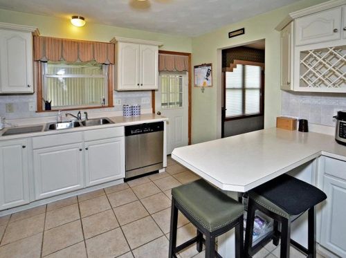 112 Joseph Vito Dr, Jeannette, PA 15644-4745