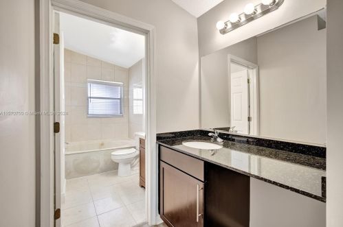 2728 177th Ave, Hollywood FL  33029-5142 exterior
