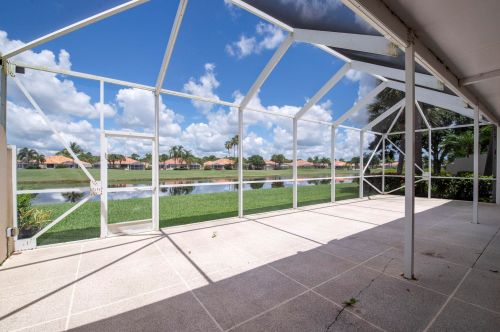 8208 Palm Hammock Ln, Hobe Sound FL 33455-8223 exterior