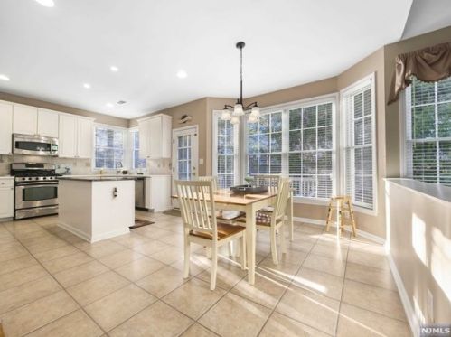 5 River Dell, Oakland NJ  07436-2302 exterior