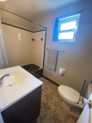 145 Lois Dr, Verona PA  15147-2947 exterior