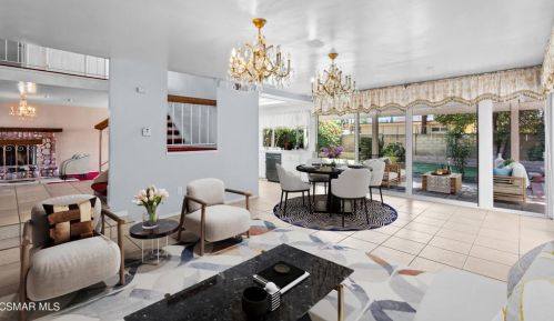 2396 Elmdale Ave, Simi Valley CA 93065-2509 exterior