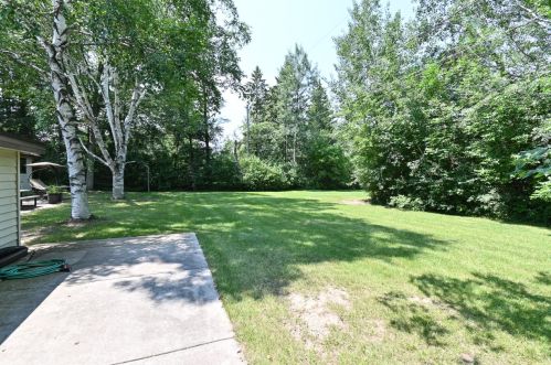 1524 El Rancho Dr, Thiensville WI  53092-5623 exterior