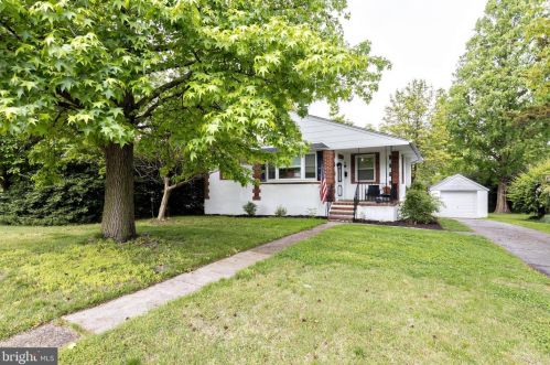 1603 Market St, Gloucester, NJ 08030-1624