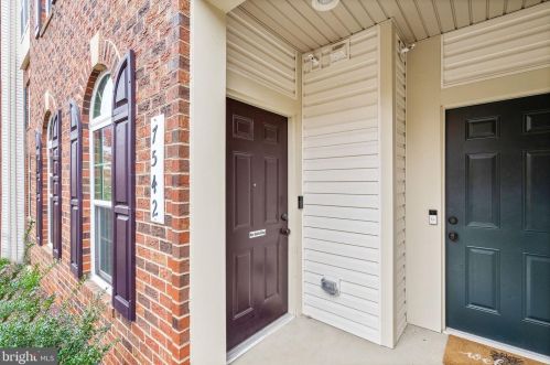 7542 Brunson Cir, Gainesville VA  20155 exterior