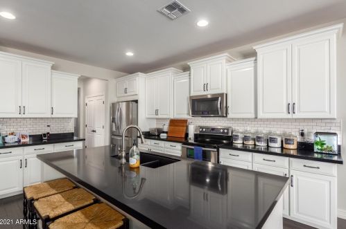 3948 Strawberry Dr, Gilbert AZ  85298-3703 exterior