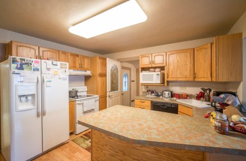 402 3rd Ave, West Bend, WI 53095-4018