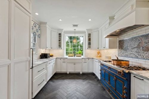 85 Undercliff Rd, Montclair NJ  07042-1616 exterior