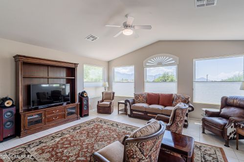 64465 Wind Ridge Cir, Tucson, AZ 85739-2113
