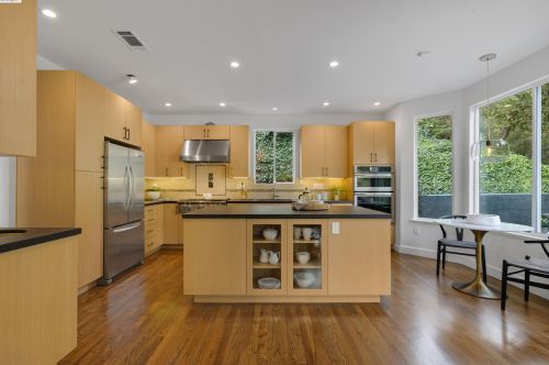 2990 Frye St, Oakland CA  94602-3545 exterior