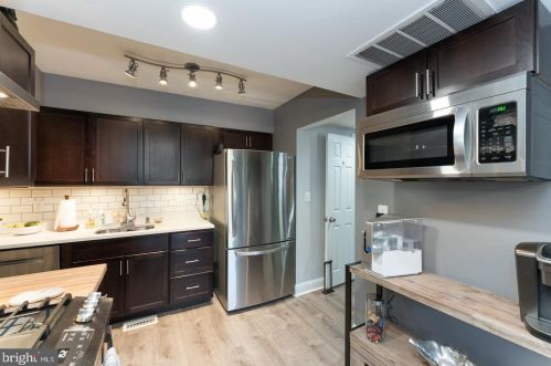 281 Chelsea Cir, Newtown Square PA  19073-2104 exterior