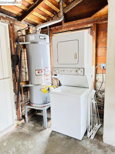 6120 Panama Ave, Richmond CA  94804-5524 exterior