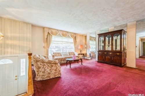 5 Tedel Ct, Babylon, NY 11704-7518